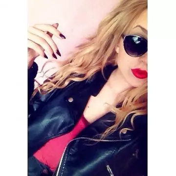 La.petite.rose image 0